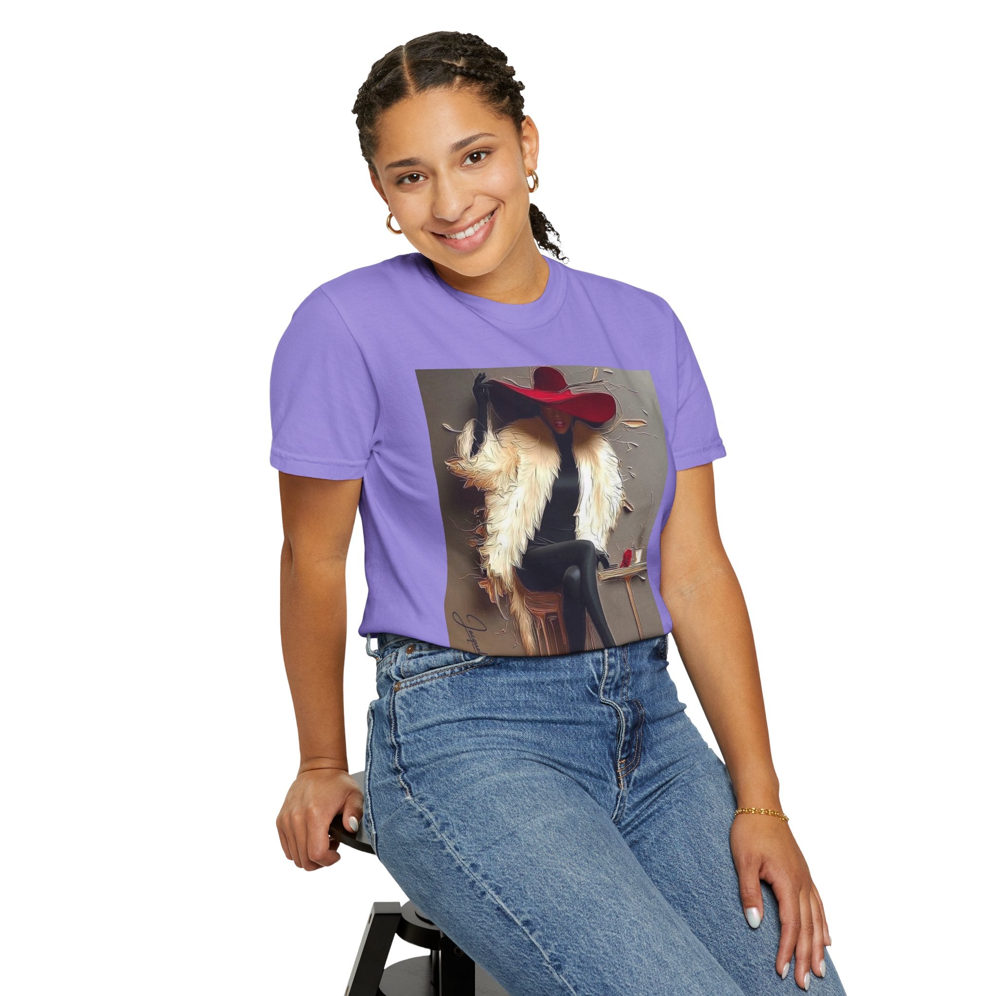 Vintage Glam Femme T-Shirt — Red Hat, Fur & Stiletto Art Tee