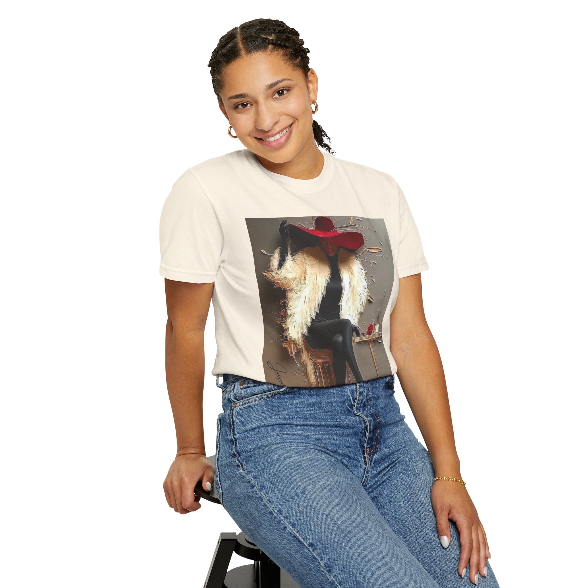 Vintage Glam Femme T-Shirt — Red Hat, Fur & Stiletto Art Tee