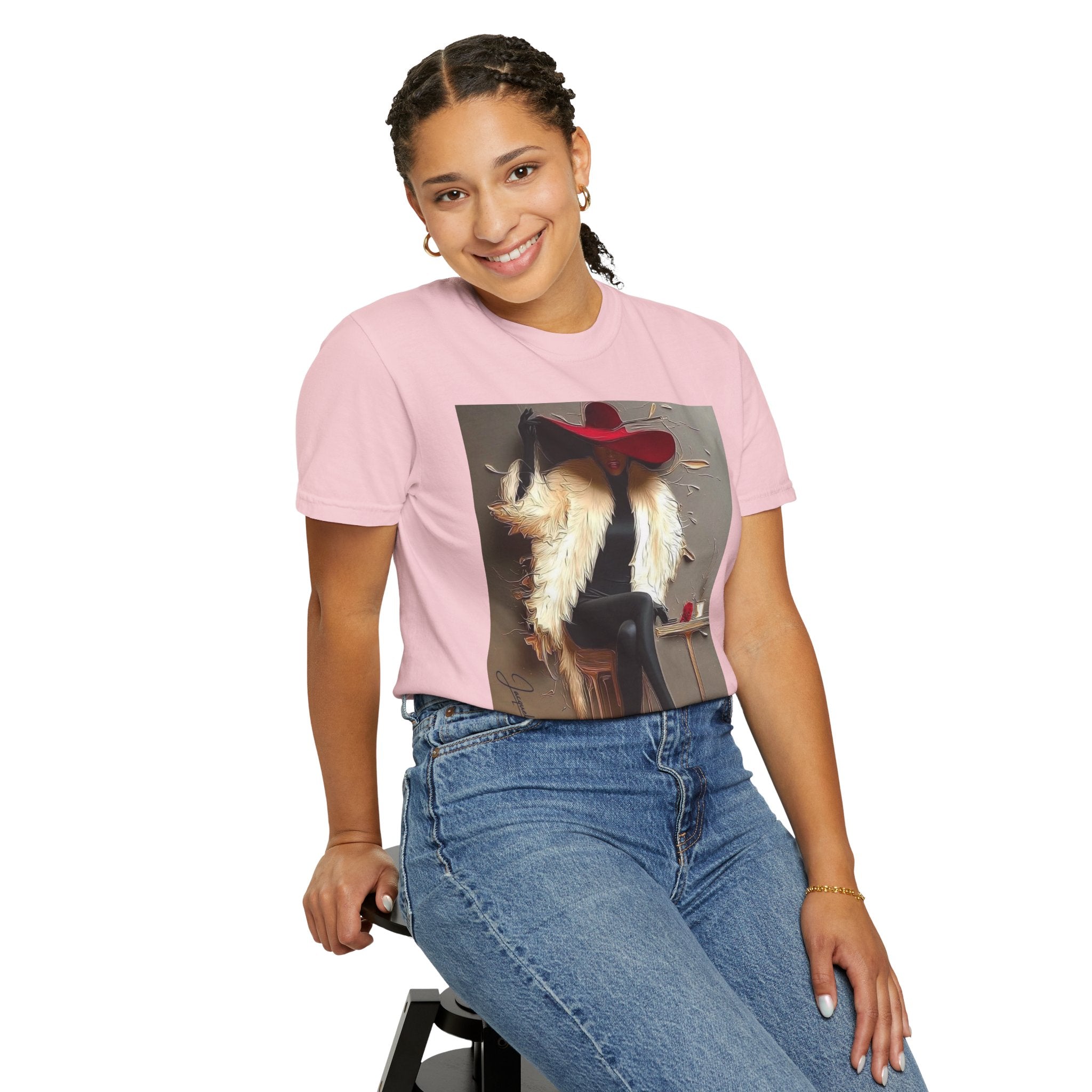 Vintage Glam Femme T-Shirt — Red Hat, Fur & Stiletto Art Tee